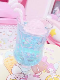 I am always in a mood for a tasty drink, I really like soda floats with cream!